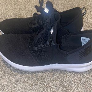 New balance tennis shoes